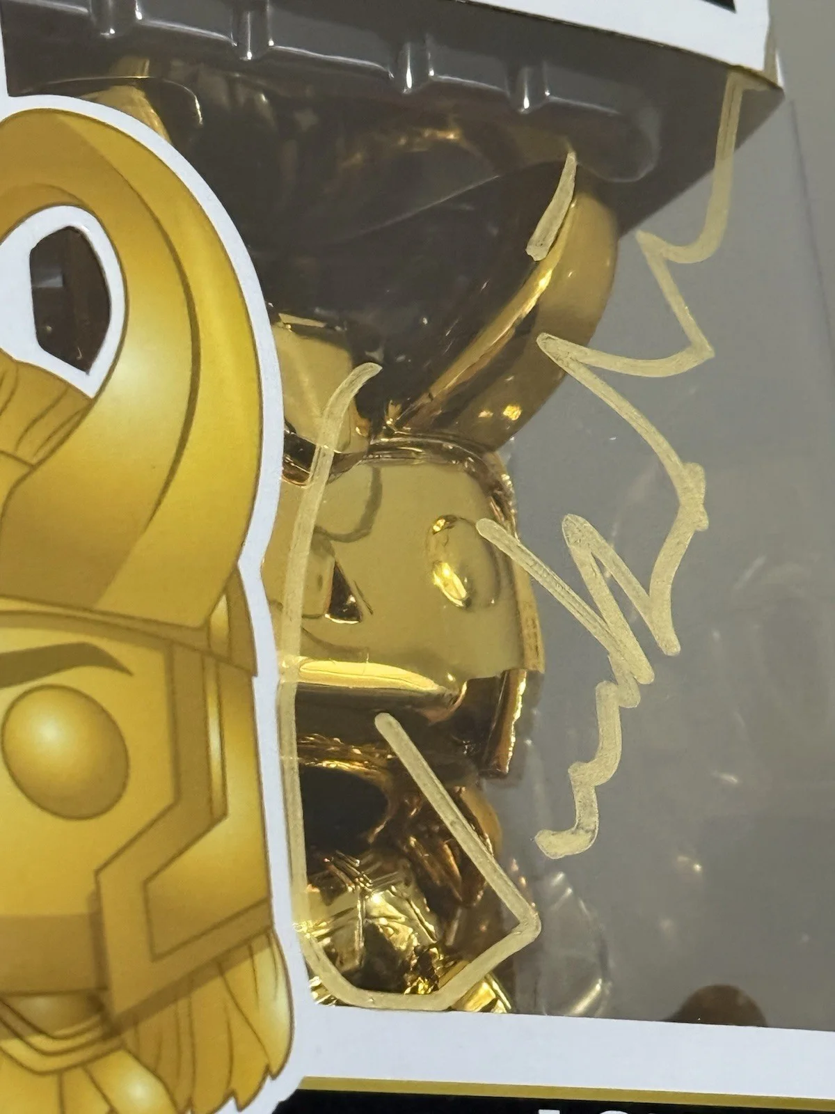 Tom Hiddleston — Tom Hiddleston signed Loki Gold Funko Pop #376 Beckett BAS Thor Rangnarok MARVEL, image 2
