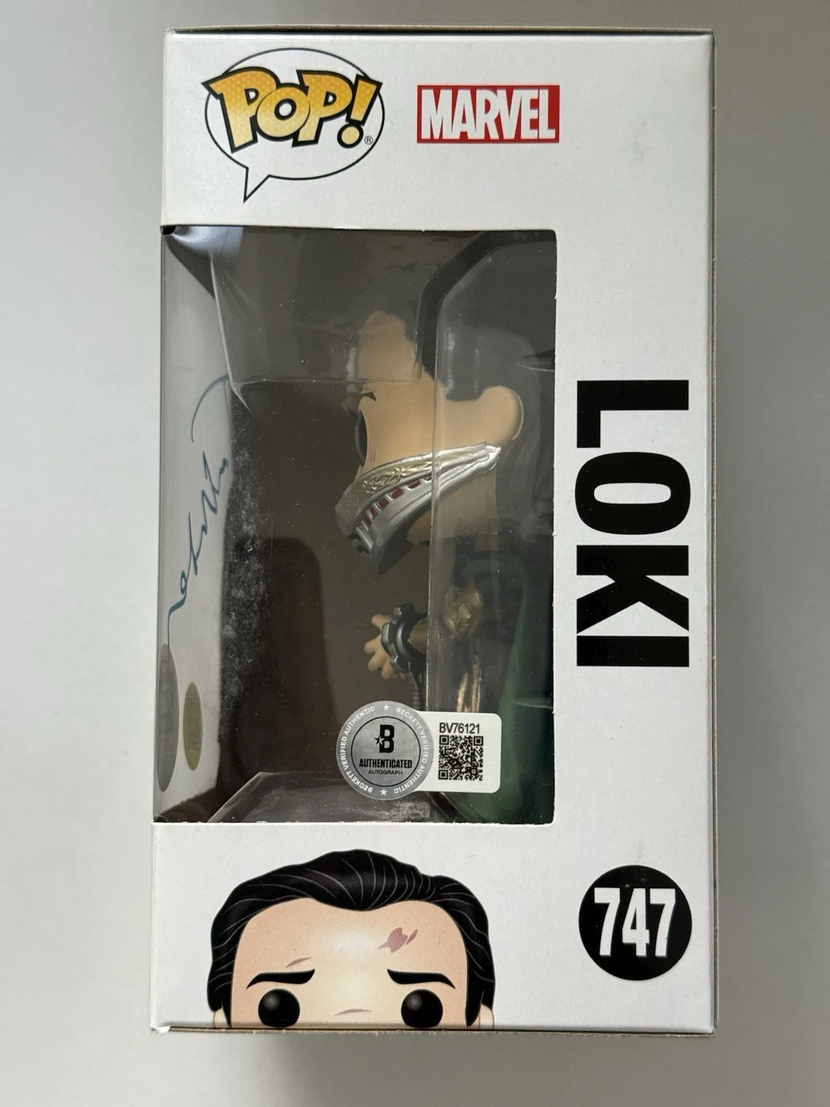 Tom Hiddleston — Tom Hiddleston signed Loki Avengers Endgame Funko Pop #747 Beckett BAS autograph, изображение 5