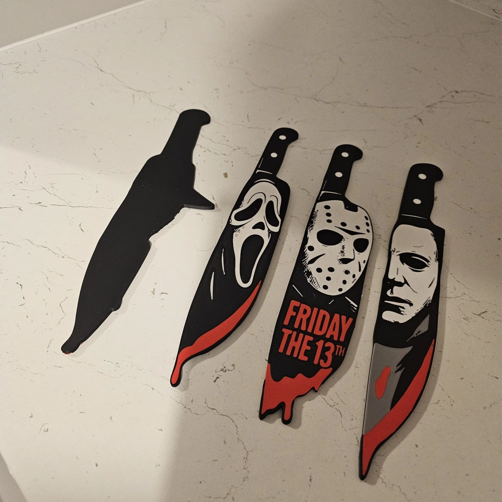 Horror Movie Icons Inspired Bloody Knife Wall Art Collection, изображение 4