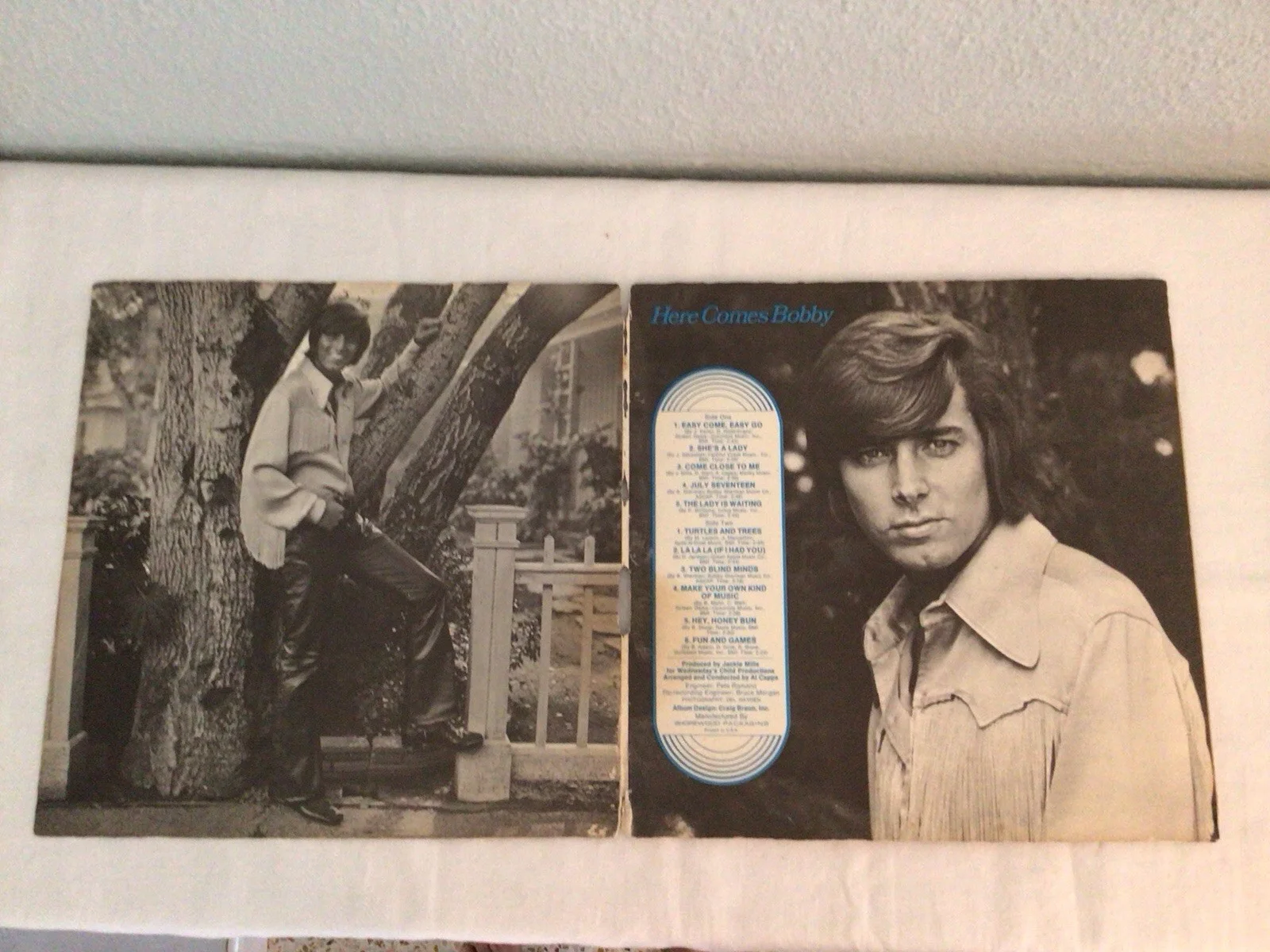Here Comes Bobby Record Album, image 2