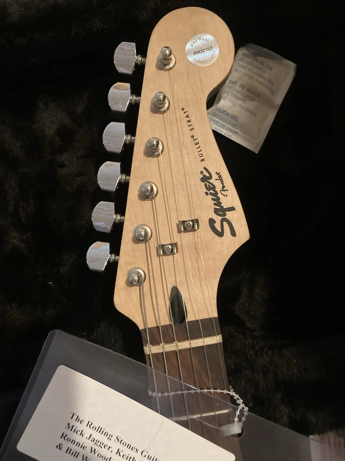Rolling Stones Autographed Guitar By 5 Members Mick, Ron, Keith, Charlie, Bill., изображение 3
