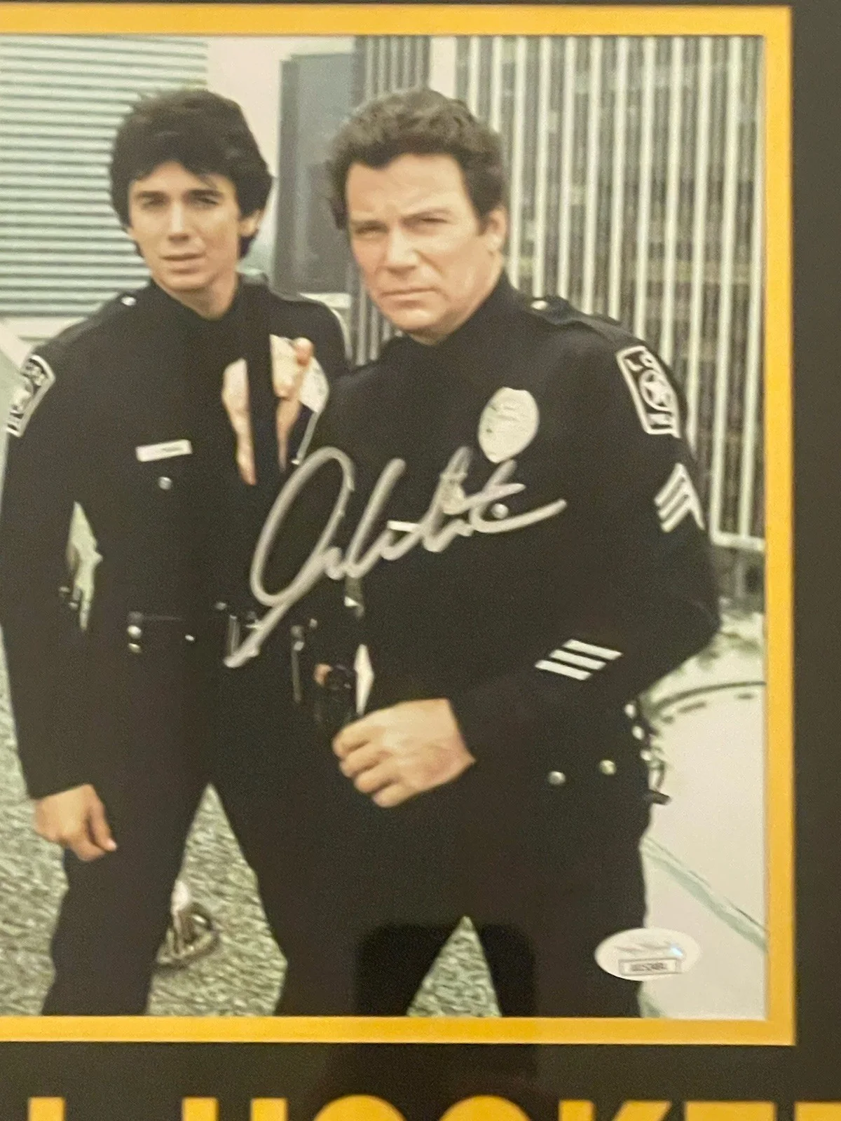 William Shatner — William Shatner T.J. Hooker signed Autographed 8x10 Photo Framed JSA Certified, изображение 3