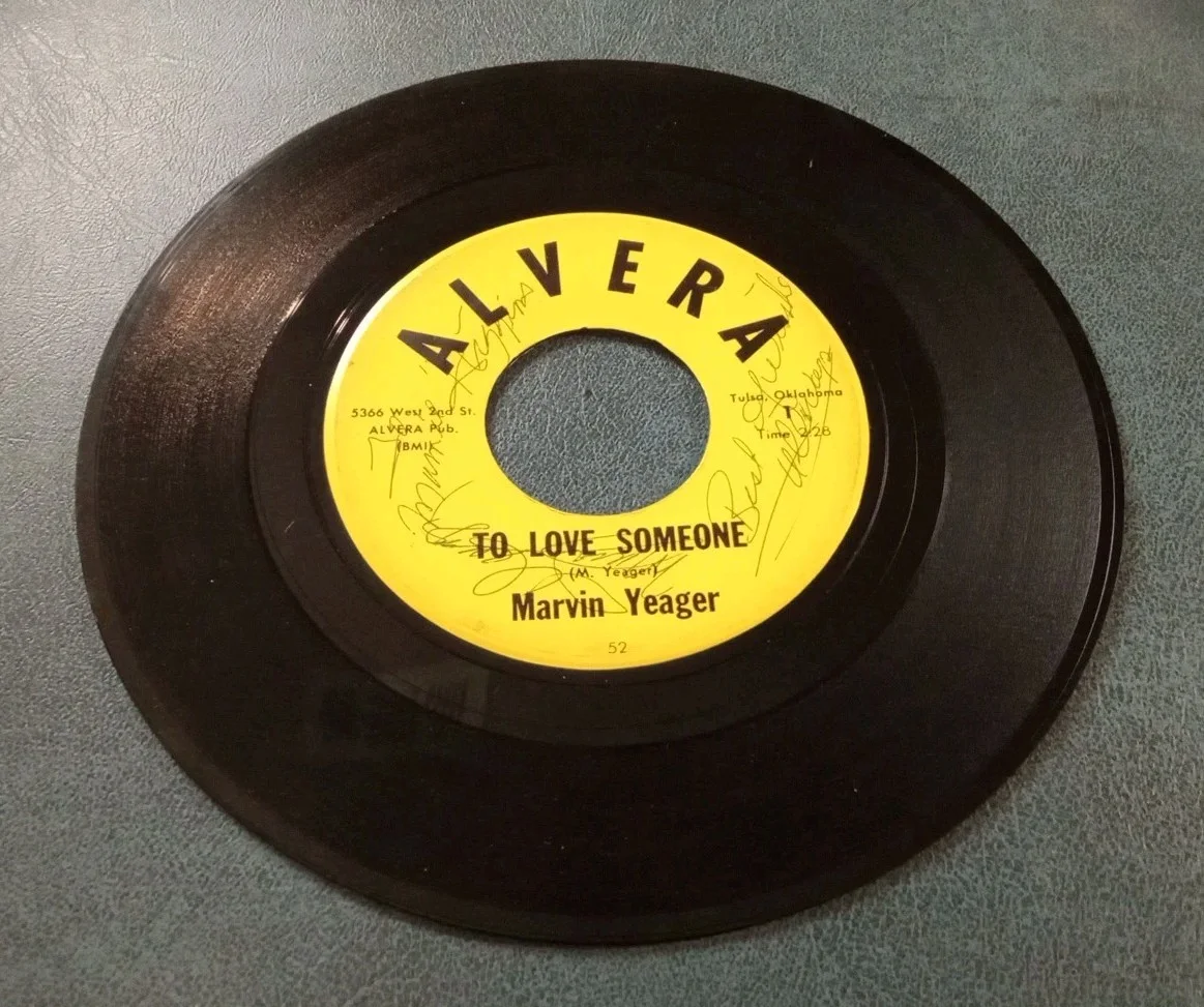 Marvin Yeager Alvera Tulsa OK TO LOVE SOMEONE/MUCH SWEETER Signed 45 RPM Record, изображение 2