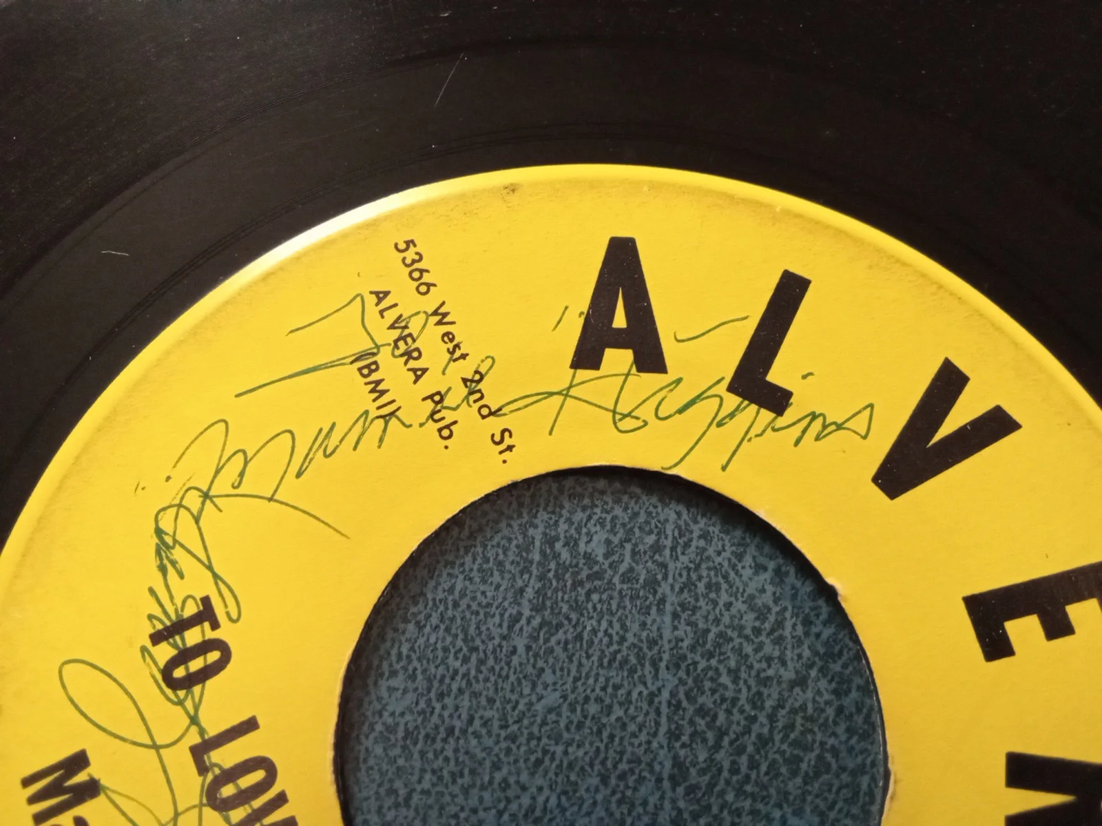 Marvin Yeager Alvera Tulsa OK TO LOVE SOMEONE/MUCH SWEETER Signed 45 RPM Record, изображение 4