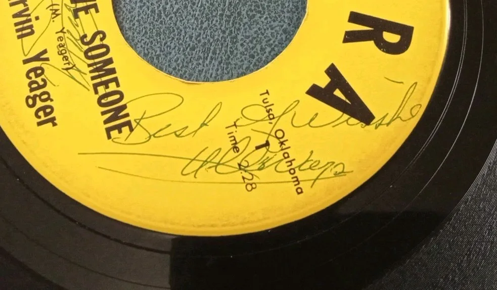 Marvin Yeager Alvera Tulsa OK TO LOVE SOMEONE/MUCH SWEETER Signed 45 RPM Record, изображение 5