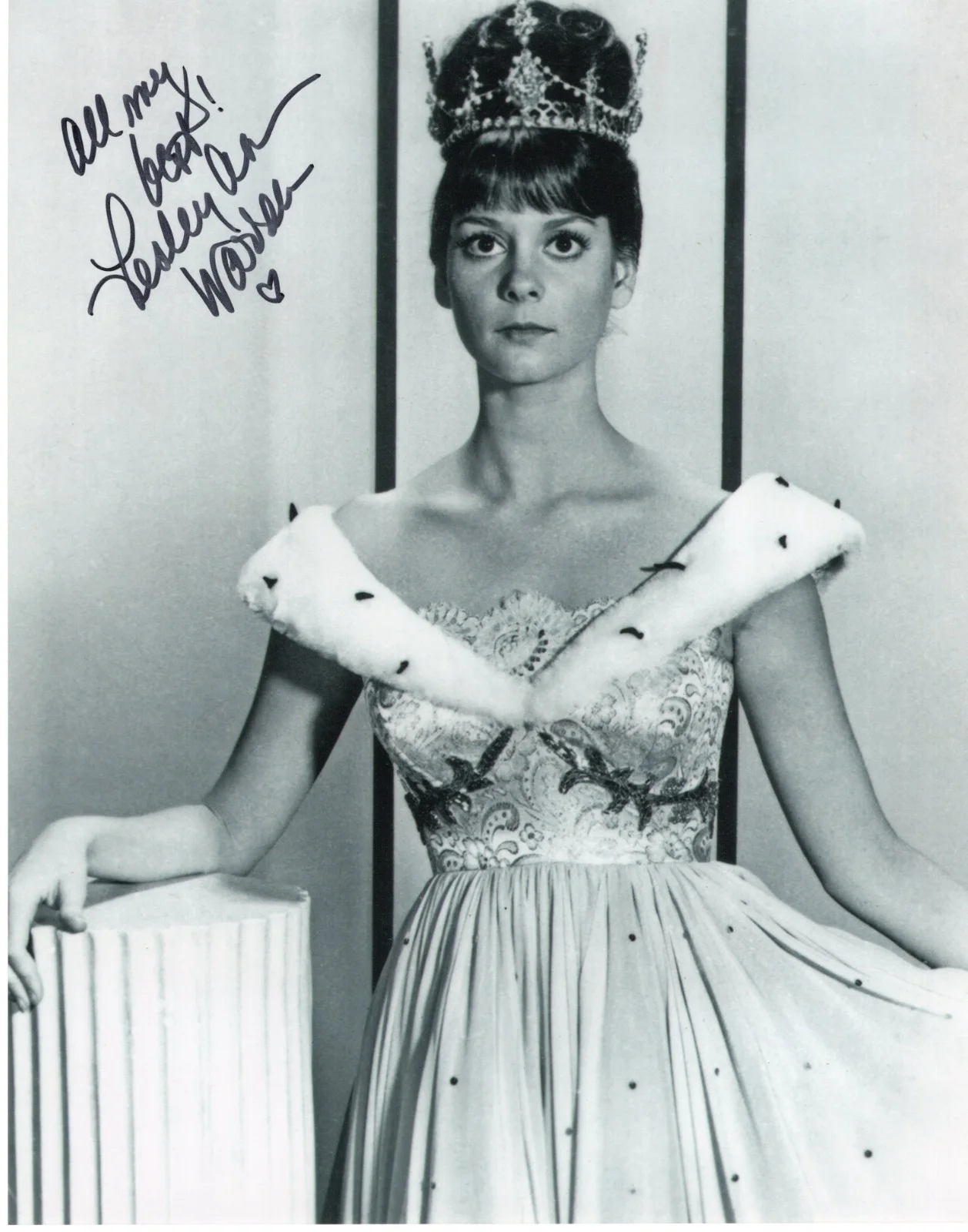 Lesley Ann Warren — Lesley Ann Warren signed young beautiful 8x10 photo Clue Miss Scarlett