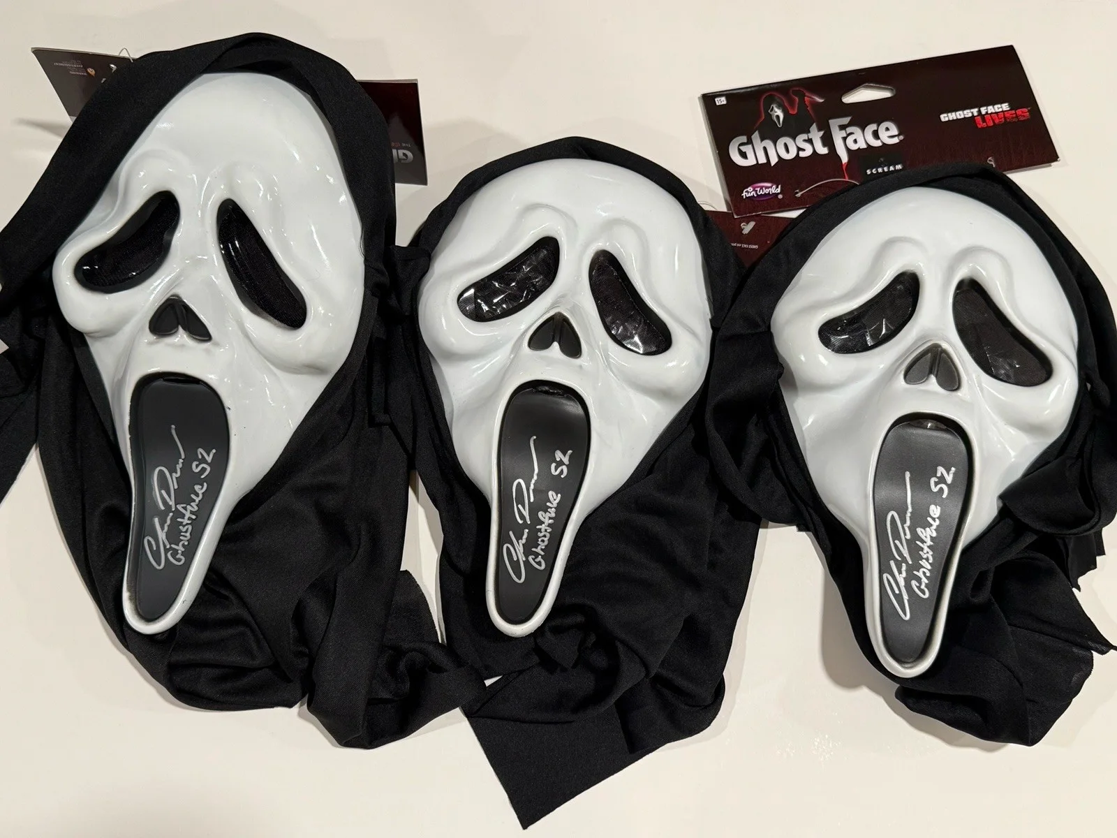 Chris Durand — Chris Durand Signed Scream Ghostface HORROR Mask EXACT PROOF JSA COA A, image 5