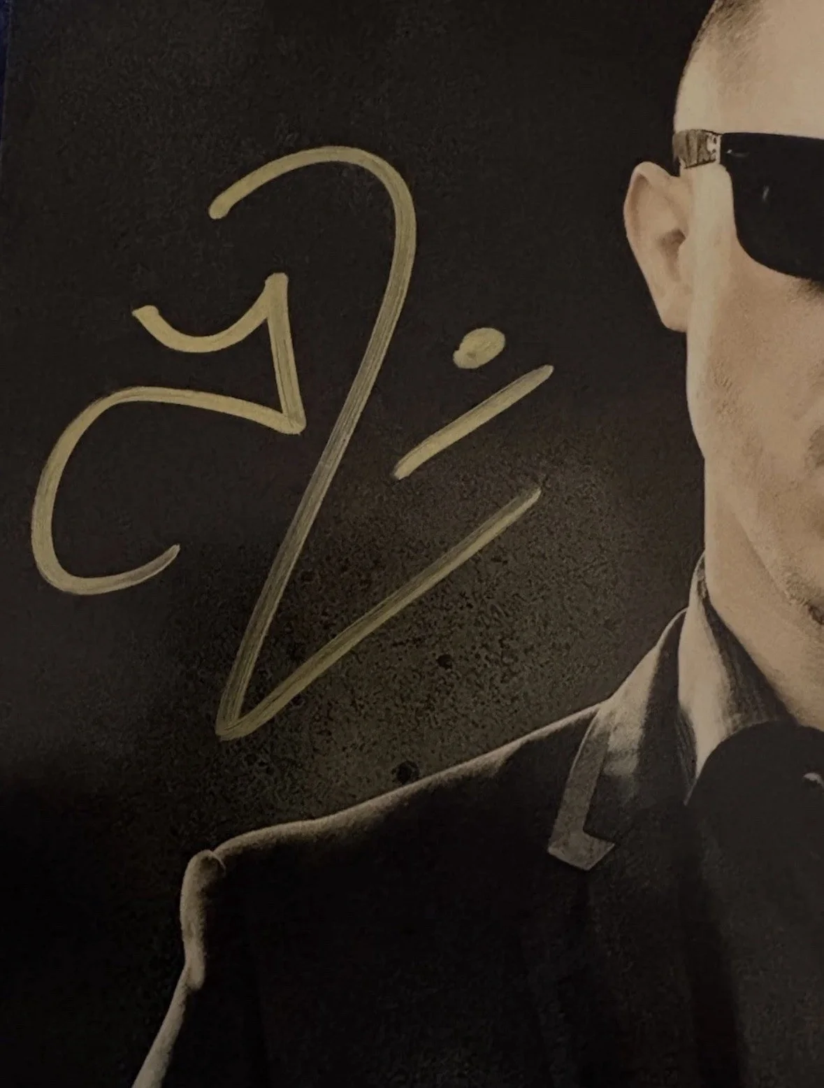 Theo Rossi — Theo Rossi Signed Autographed 8x10 Photo Sons Of Anarchy Luke Cage W/COA JSA, изображение 3
