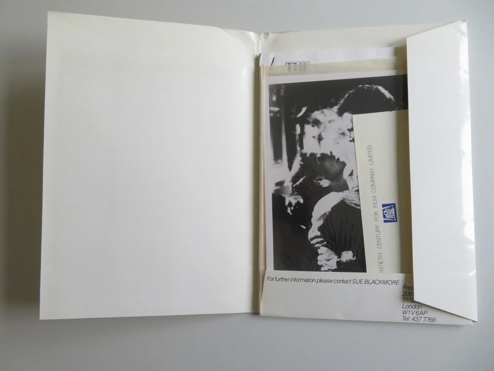 THE BEDROOM WINDOW PRESS KIT 1987 STEVE GUTTENBERG ELIZABETH MCGOVERN, image 2