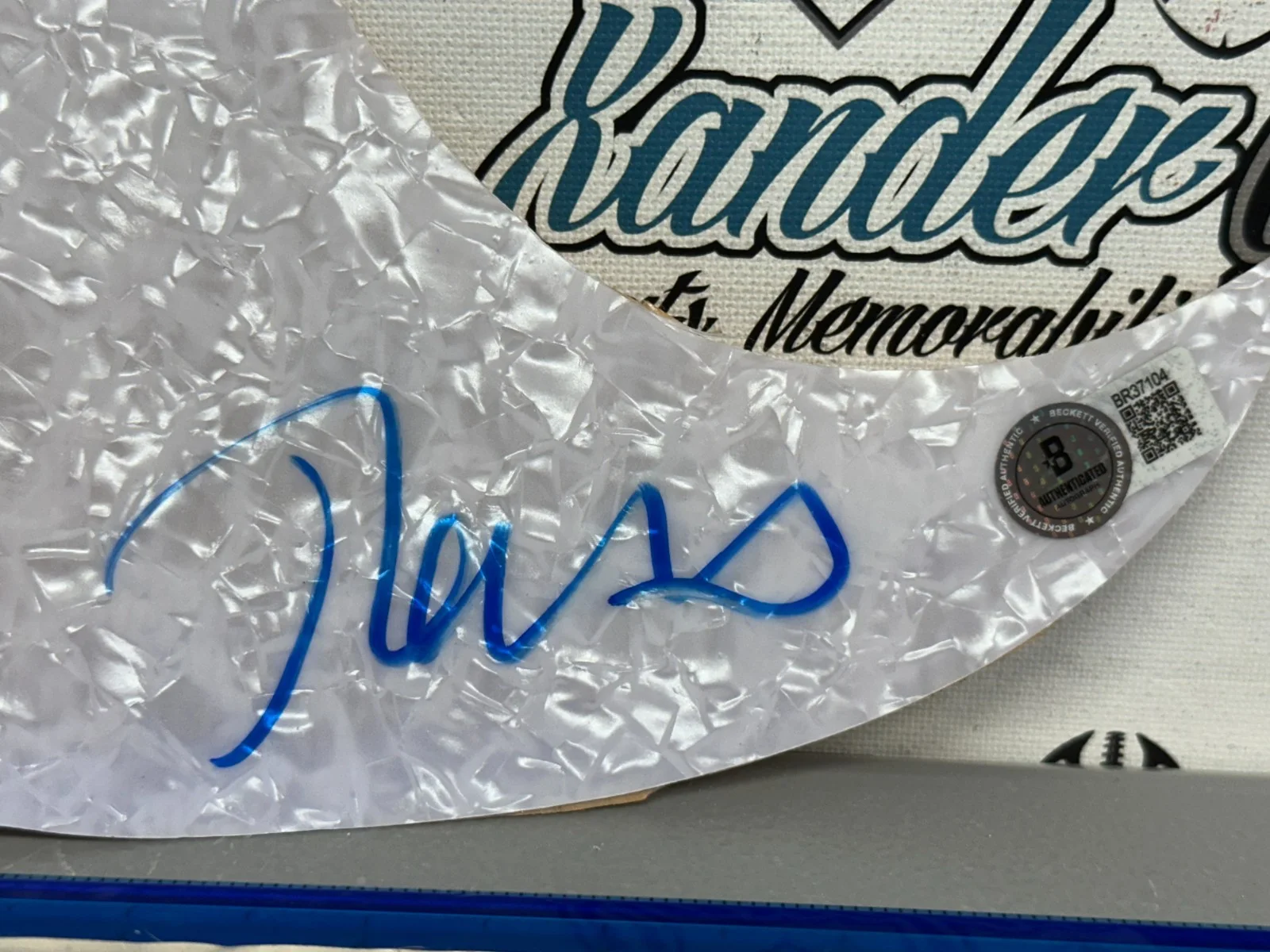 JOHN COUGAR MELLENCAMP SIGNED AUTOGRAPHED WHITE GUITAR PICK GUARD-BECKETT BAS, image 2