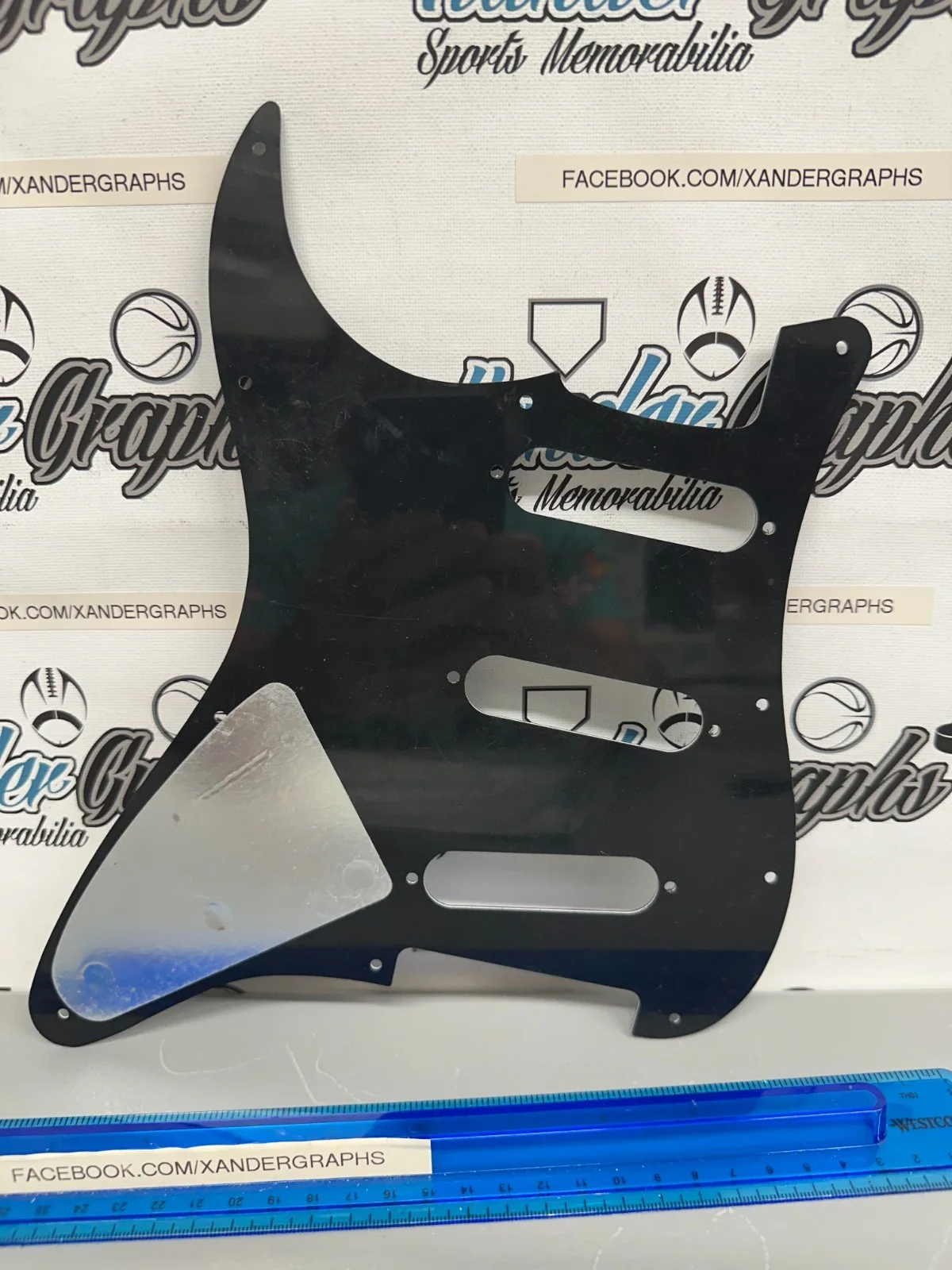 MIKE MCCREADY PEARL JAM SIGNED AUTOGRAPHED STRAT GUITAR PICK GUARD-PSA DNA COA, image 4