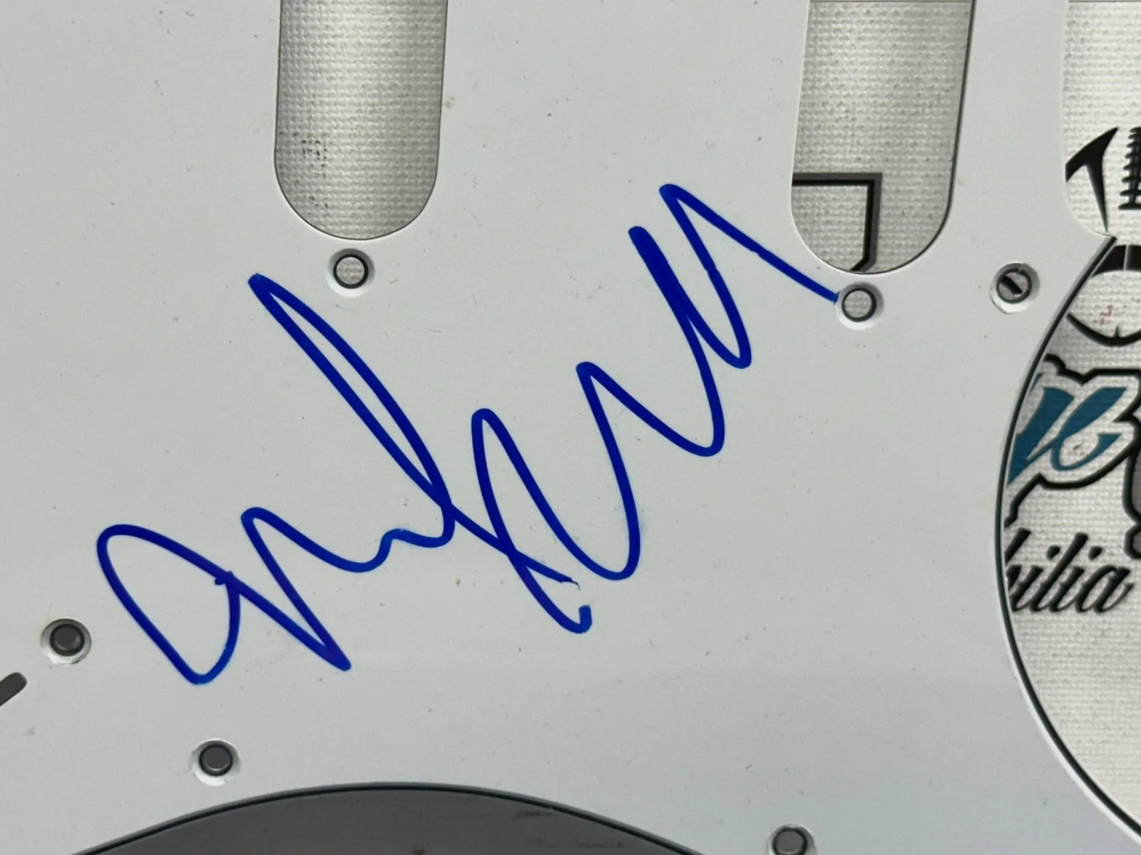 MIKE MCCREADY PEARL JAM SIGNED AUTOGRAPHED STRAT GUITAR PICK GUARD-PSA DNA COA, image 2