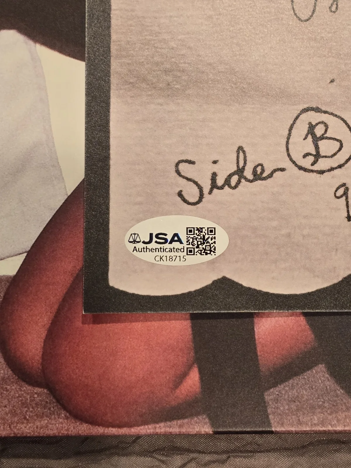 Sabrina Carpenter Man's Best Friend Signed Vinyl - JSA Cert, image 3