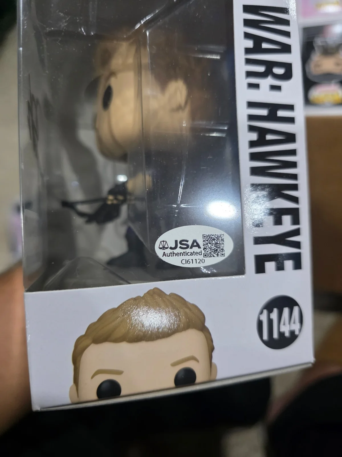 Jeremy Renner — Jeremy Renner Signed Auto Hawkeye Marvel Funko Pop 1144 Exclusive JSA coa, image 2