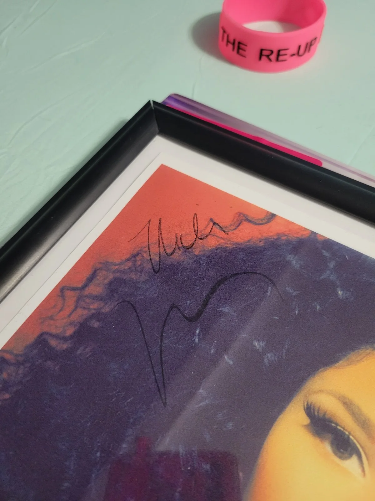 Nicki Minaj The Re-Up Autograph, Merchandise Bundle, And Pink Friday LP, изображение 3