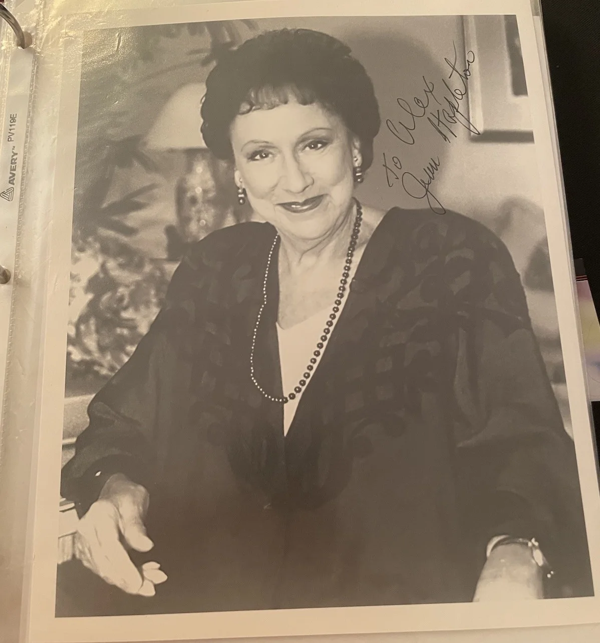 Jean Stapleton — JEAN STAPLETON AUTOGRAPH 8x10 B/W Signed PHOTO ALL IN THE FAMILY ACTRESS RIP