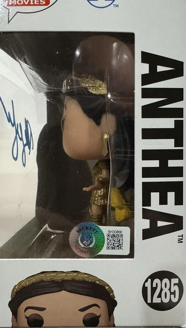 Rachel Zegler Signed Funko Pop #1285 "Anthea / Shazam" - Beckett COA, изображение 4