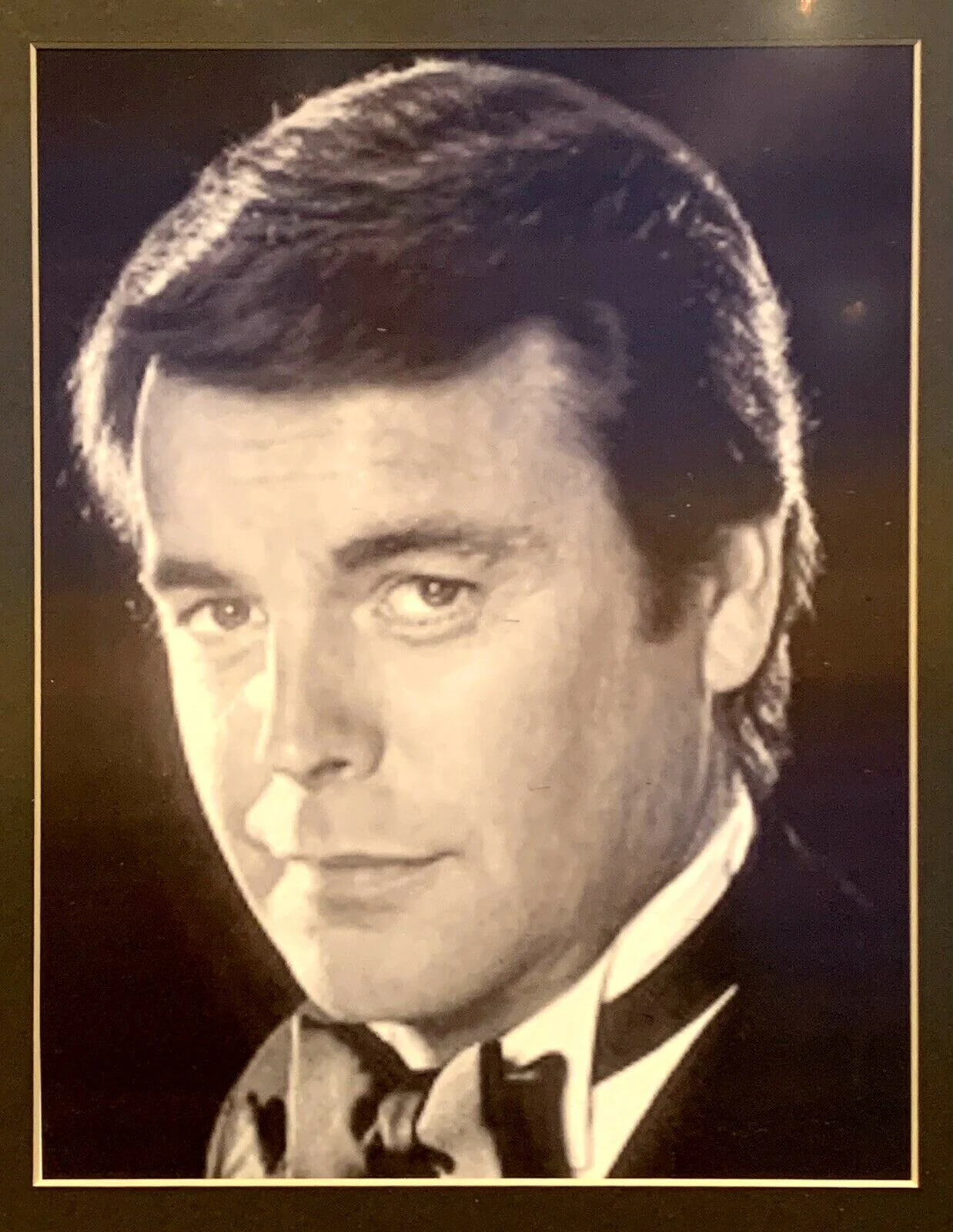 Robert Wagner — SIGNED ROBERT WAGNER AUTOGRAPH PHOTOGRAPH DISPLAY FRAMED COA GIFT CELEBRITY, image 4