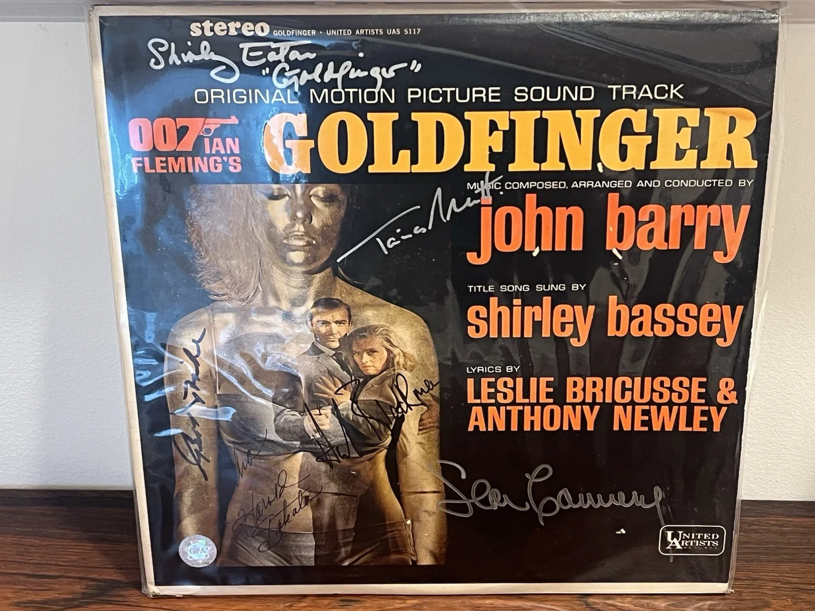 James Bond 007 Sean Connery 6 Soundtrack Albums Signed By Connery + Cast, image 4