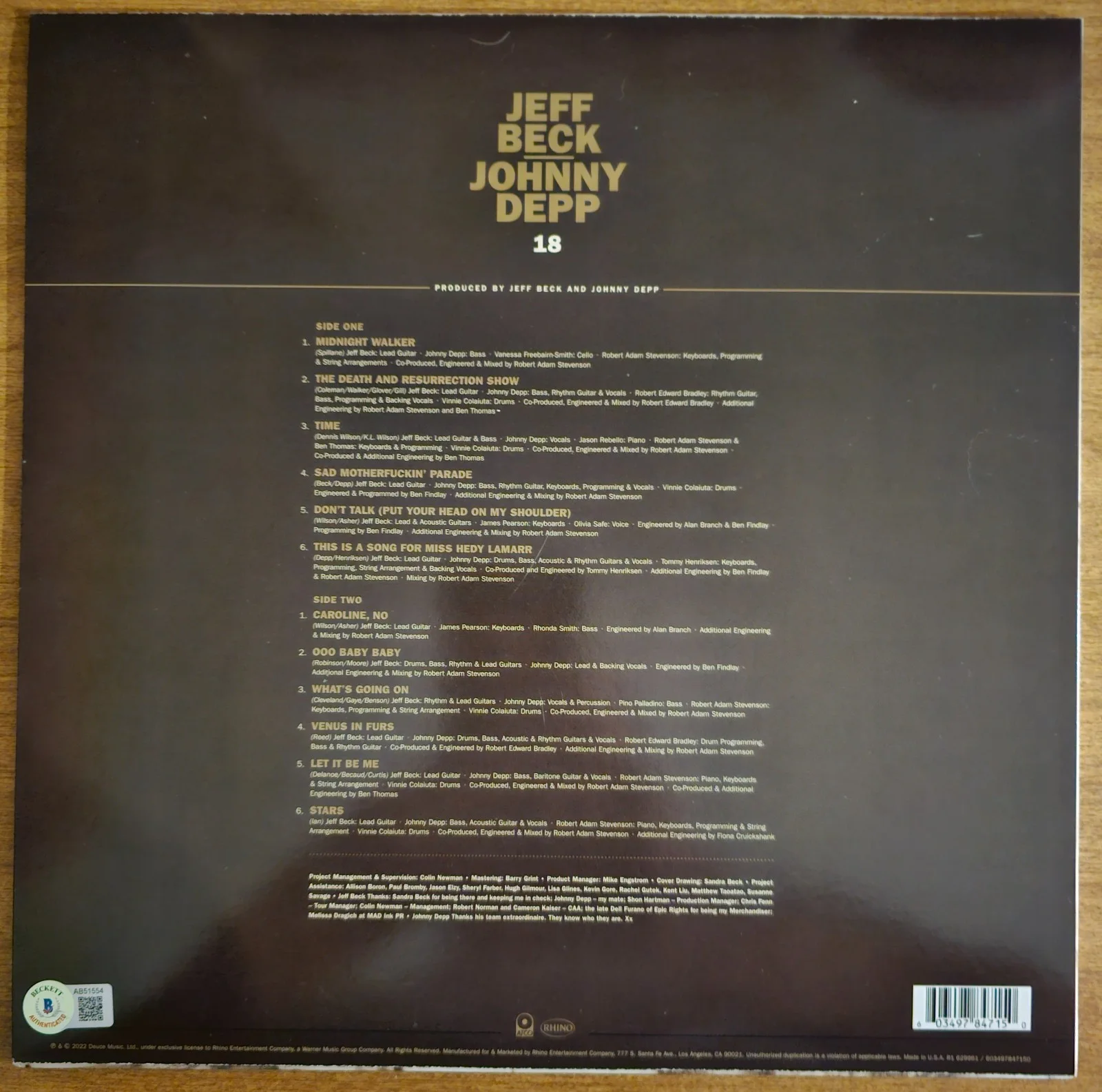 Jeff Beck and Johnny Depp 18 Signed Album Beckett LOA, image 2