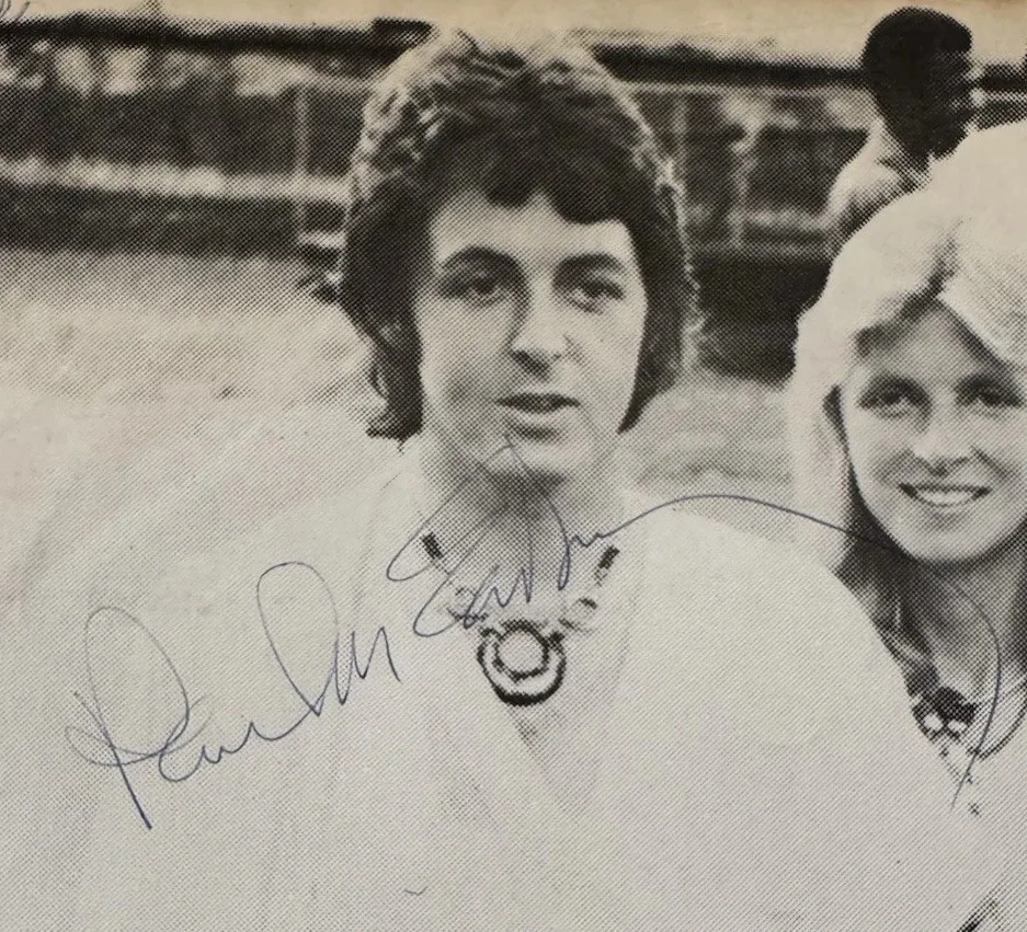 Paul McCartney Vintage 1973 Signed Band on the Run Album Sleeve Beckett BAS LOA, изображение 2