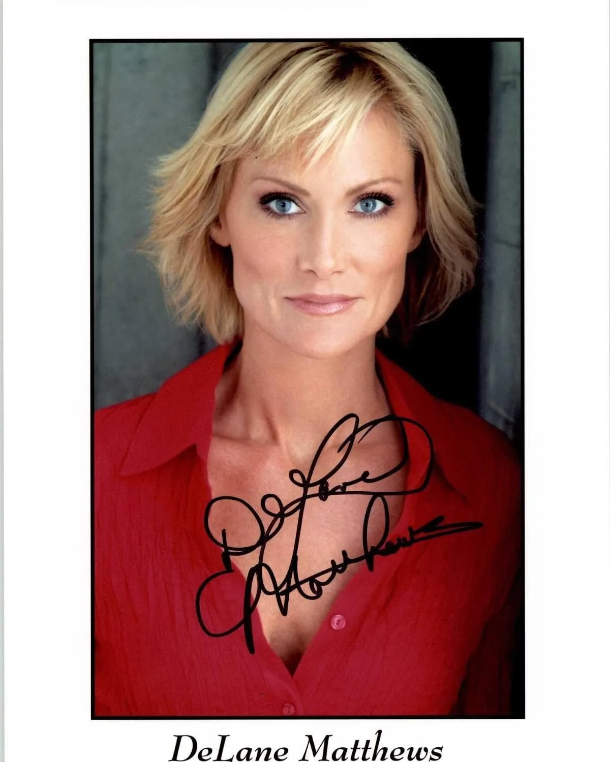 DeLane Matthews — DeLane Matthews Signed Autographed Color Glossy 8x10 Photo