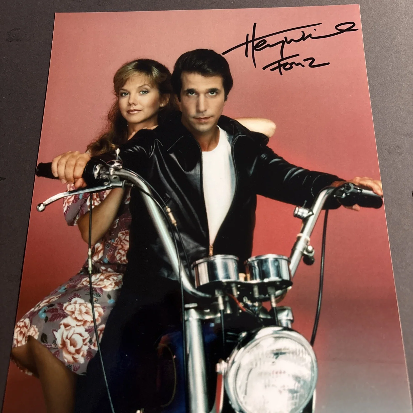 Henry Winkler — Henry Winkler Autographed Signed 8x10 Photo, изображение 3