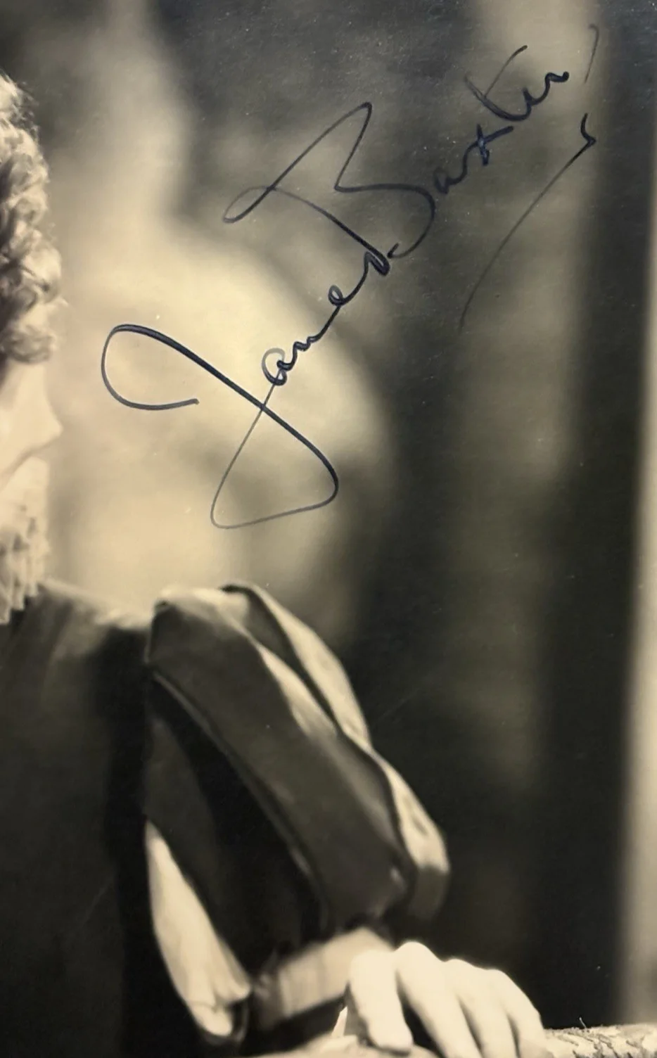 JANE BAXTER AUTOGRAPHED PICTURE - DRAKE OF ENGLAND, изображение 2