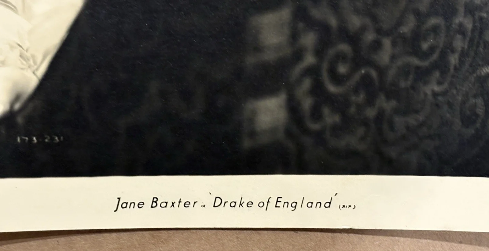 JANE BAXTER AUTOGRAPHED PICTURE - DRAKE OF ENGLAND, изображение 3