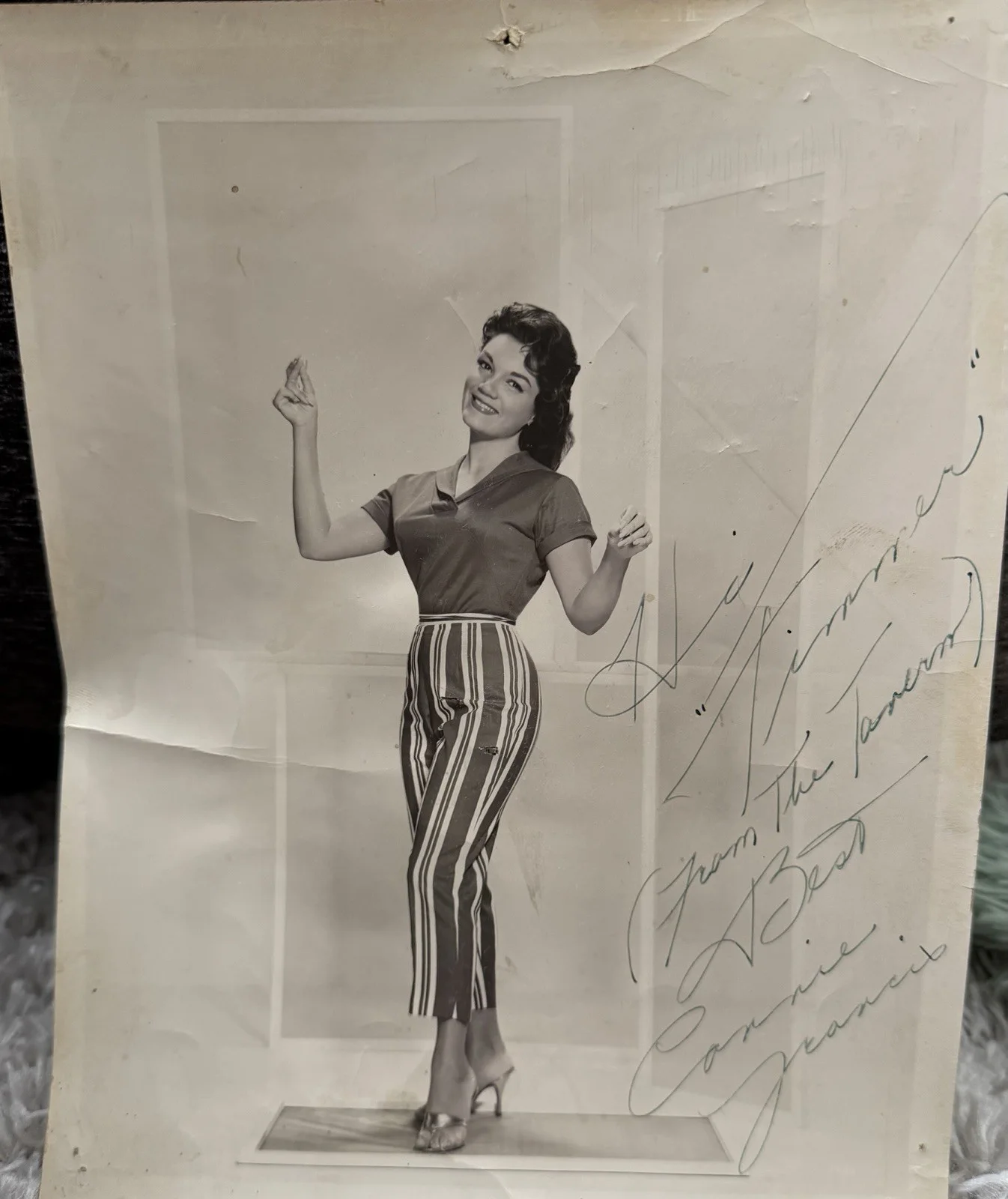 VINTAGE 1960’S CONNIE FRANCIS INSCRIBED 8X10 FULL BODY PORTRAIT PHOTO AUTOGRAPH, изображение 2
