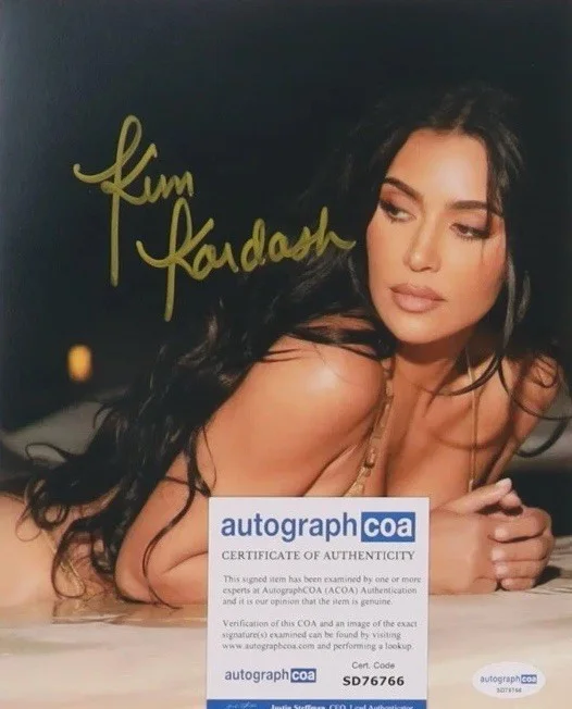 Kim Kardashian Signed 8x10 Photo With ACOA COA, изображение 2