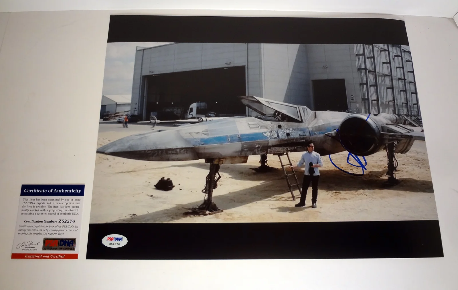 JJ Abrams — JJ Abrams Director Star Wars The Force Awakens Signed 11x14 Photo PSA/DNA COA C