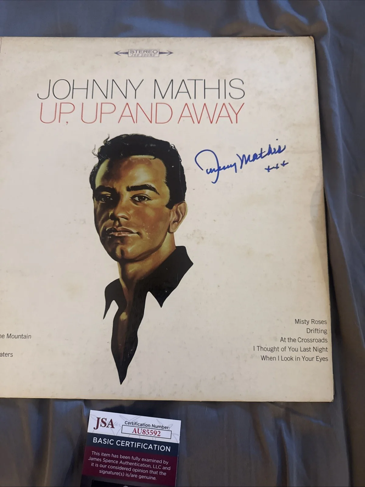 Johnny Mathis Signed Autographed Up Up And Away Vinyl Record Album JSA Certified, изображение 2