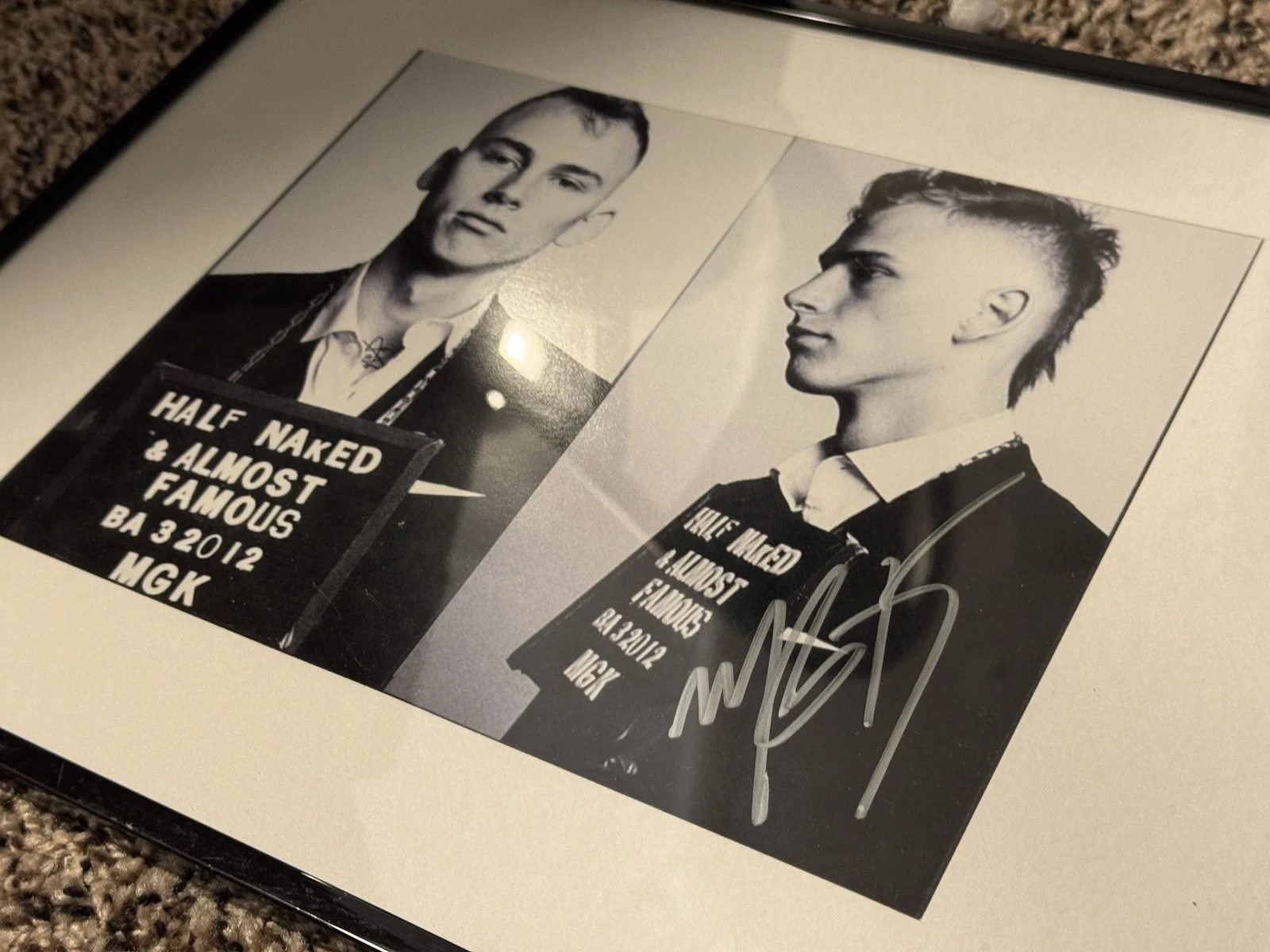 MGK Autographed 'Half Naked & Almost Famous' 2012 Limited Pre-Order Exclusive, изображение 2