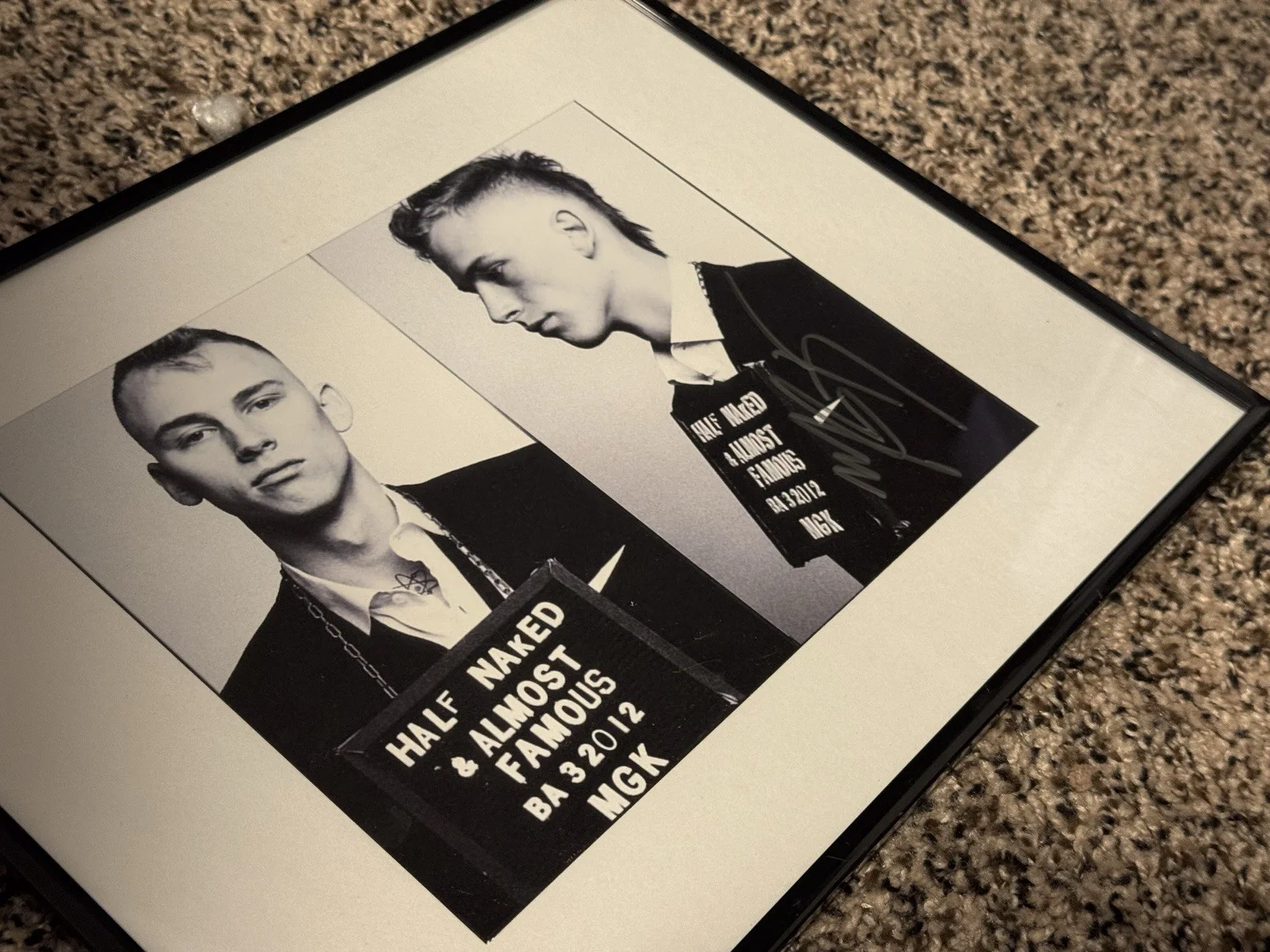 MGK Autographed 'Half Naked & Almost Famous' 2012 Limited Pre-Order Exclusive, изображение 3