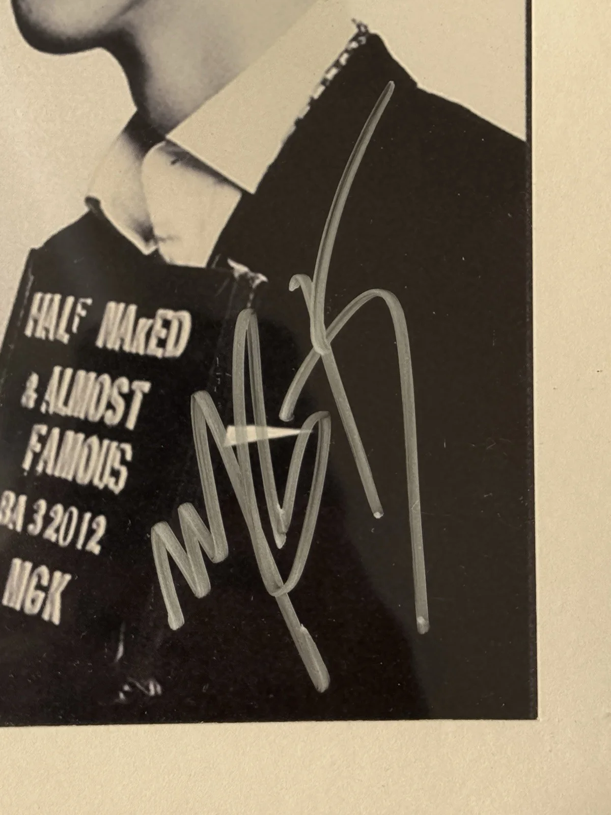 MGK Autographed 'Half Naked & Almost Famous' 2012 Limited Pre-Order Exclusive, изображение 4