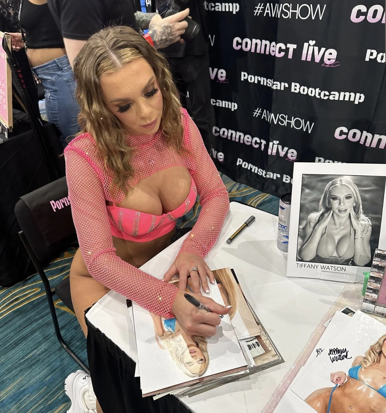 Tiffany Watson Signed 8x10 Photo PROOF, image 2