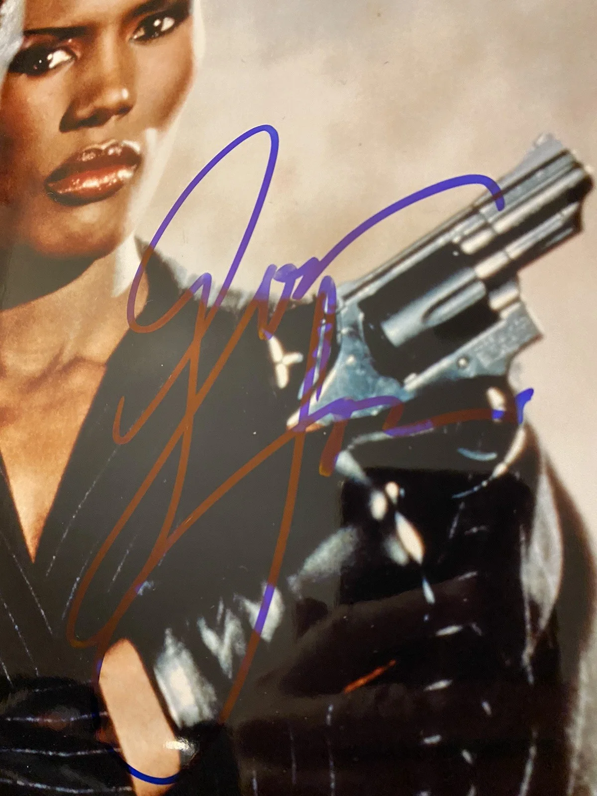 James Bond Autograph 8x10- Grace Jones “A View To A Kill” W/COA+ Free Relic Card, изображение 3