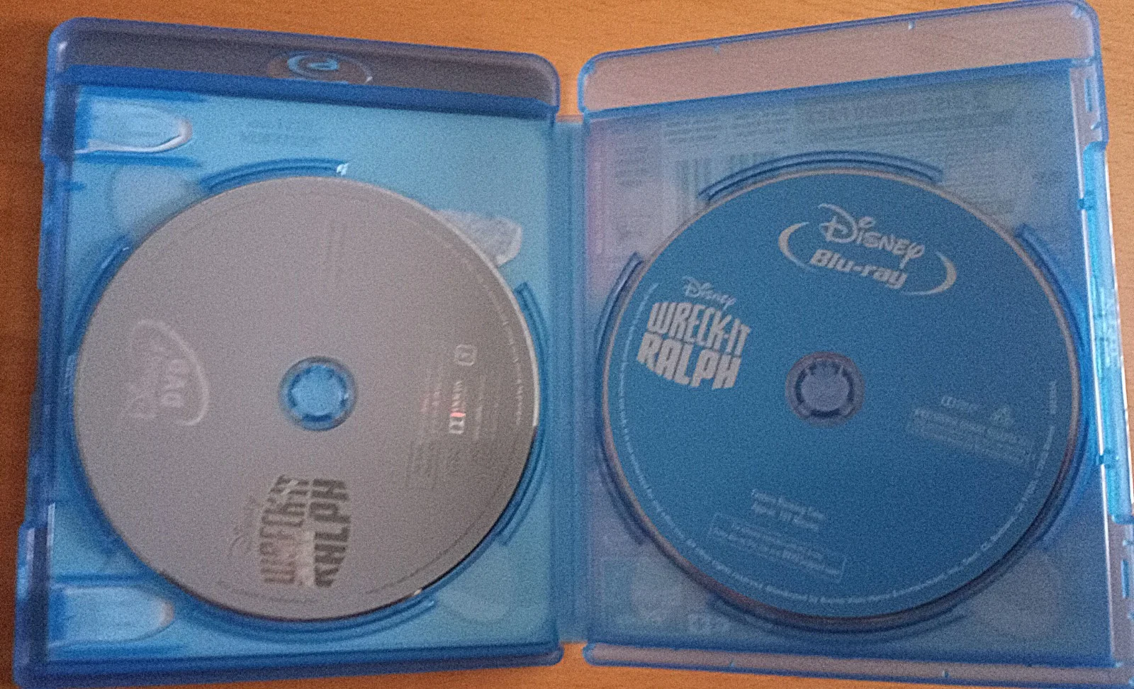 Sarah Silverman — Wreck It Ralph signed bluray Sarah Silverman slipcover, image 3