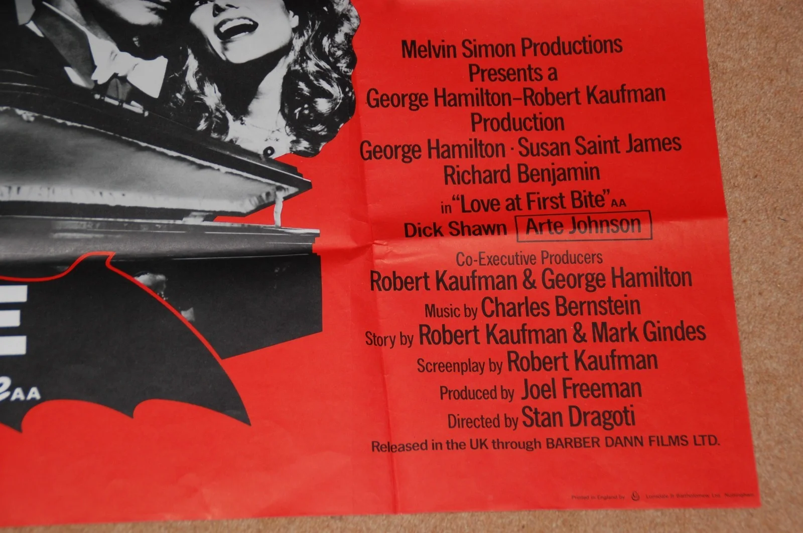GEORGE HAMILTON in LOVE AT FIRST BITE (1979) - ORIG. UK QUAD POSTER, изображение 5