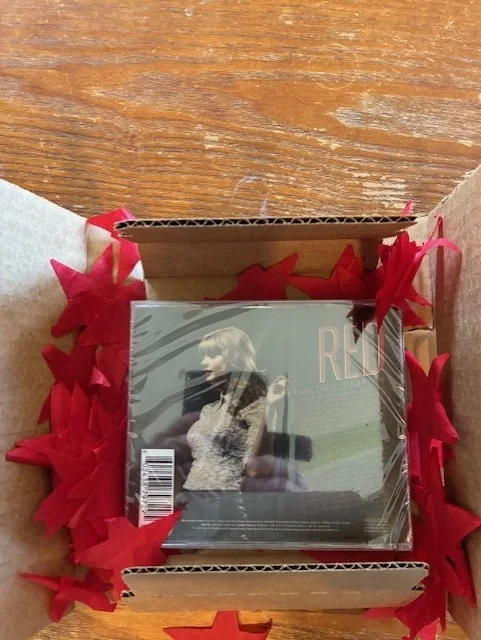 Taylor Swift Signed Autograph Red CD Album NEW SEALED - AND IN ORIGINAL BOX, изображение 2