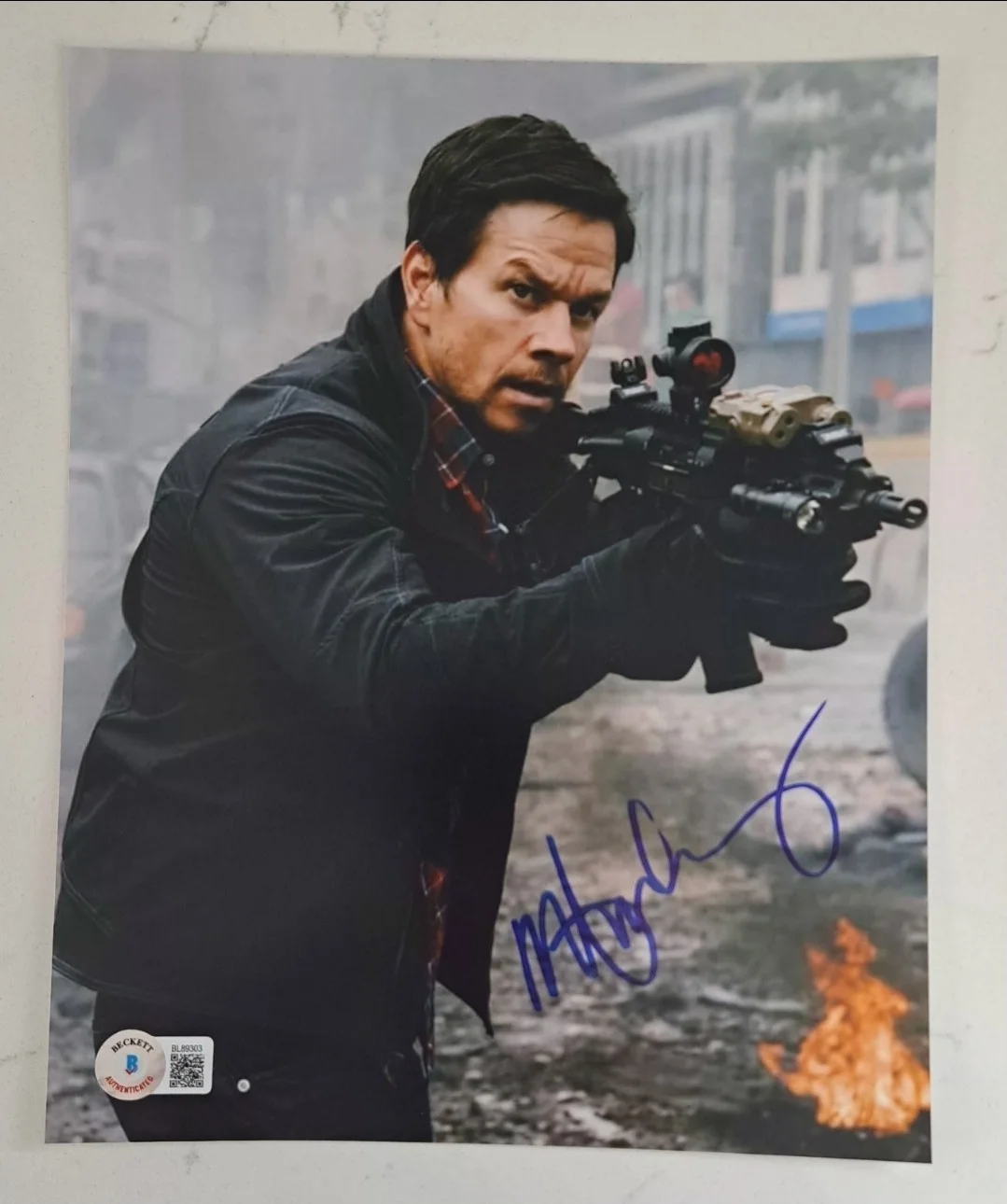MARK WAHLBERG Signed/Autographed "Mile 22" 8x10 Premium Photo Beckett BAS COA MT, изображение 2
