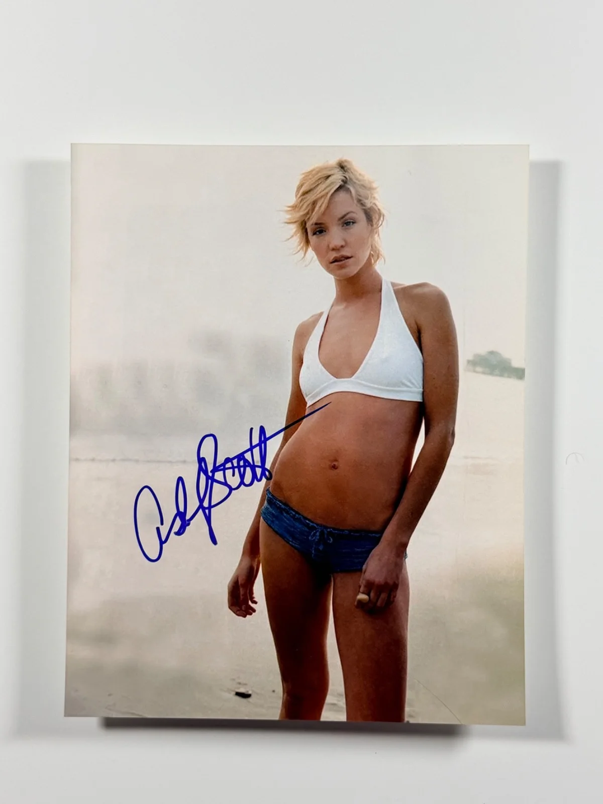 Ashley Scott — Ashley Scott Signed 8x10 Bikini Photo Autographed Actress Model w/ COA