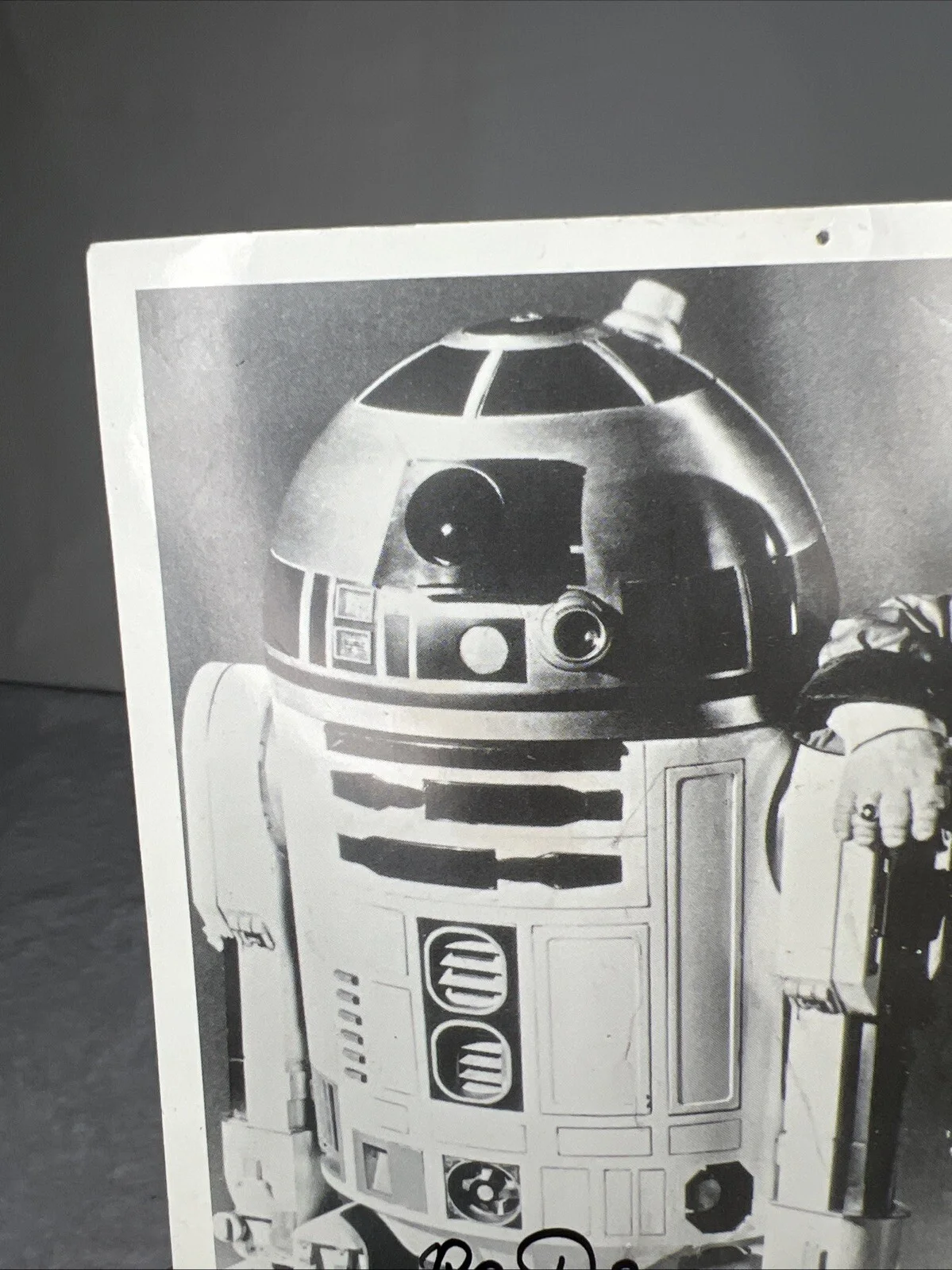 Star Wars Kenny Baker R2-D2 Hand Signed Autograph 8.5x5.5” Photo Card MGM 2000, изображение 2