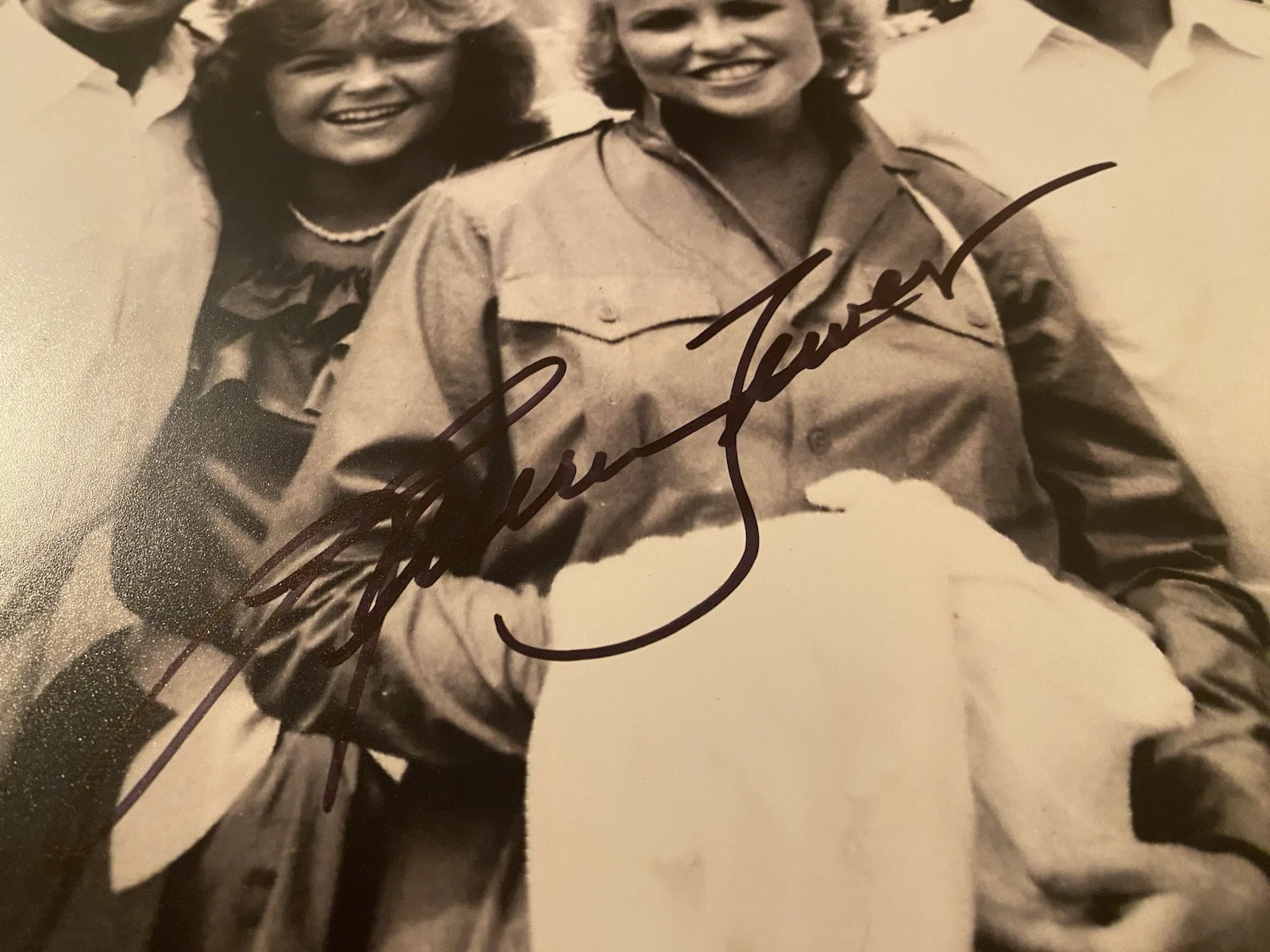 Lauren Tewes — Lauren Tewes Signed Autographed Photo The Love Boat Beckett BAS, изображение 3