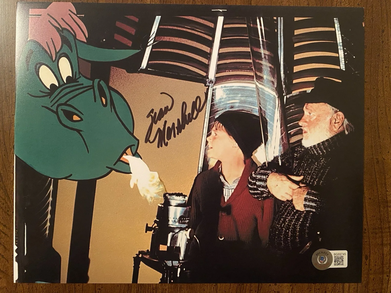 Sean Marshall — Sean Marshall Signed Autographed Photo Pete’s Dragon Beckett BAS
