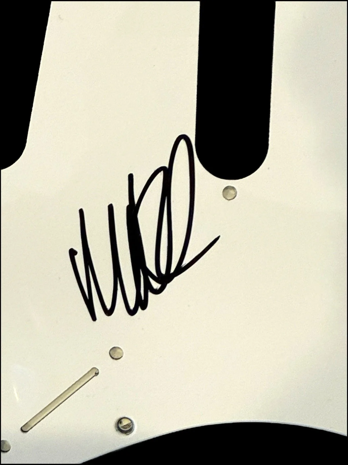 MATT HEALEY “MATTY HEALY” THE 1975 SIGNED PICKGUARD AUTOGRAPH BECKETT BQ95795, image 2
