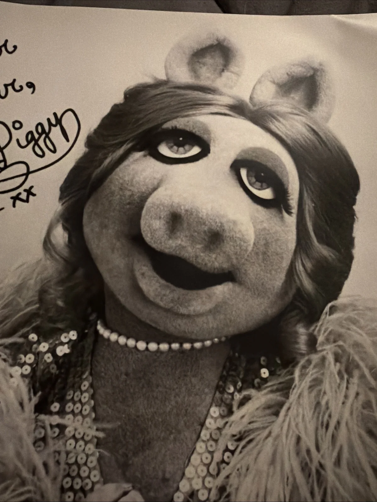 Miss Piggy Signed Autograph 8x10 Photo Muppets In-Character Inscription, изображение 3