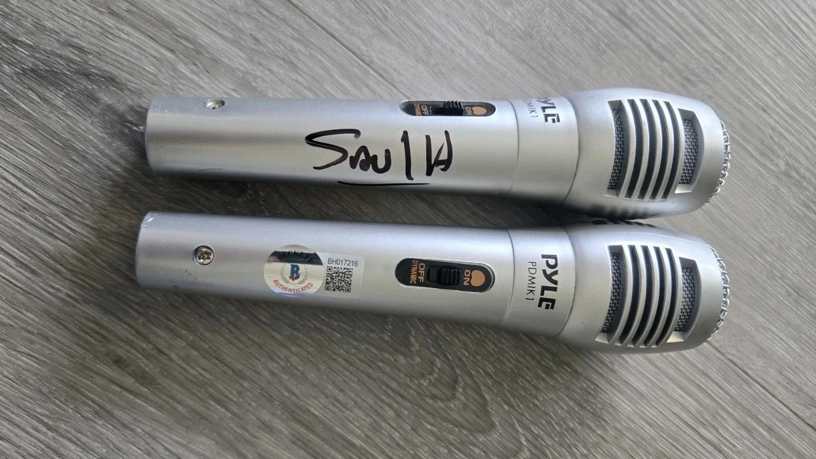 Microfono Autografiado Por SAUL HERNANDEZ de Caifanes Beckett Coa, изображение 2