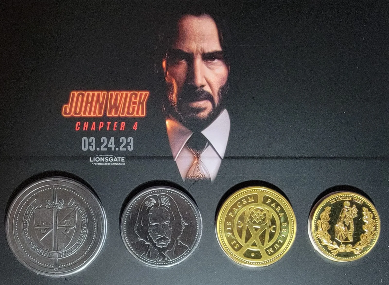 Keanu Reeves — Keanu Reeves Signed 8x10 Photo W/ BAS COA + Day 1 ONLY Coin Set John Wick 4, image 3